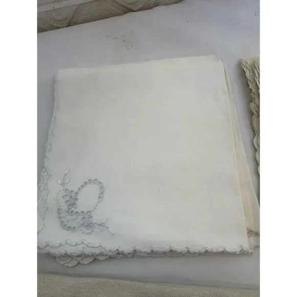 8 sets of Napkins white cream crochet linen embroidered - Picture 10 of 16